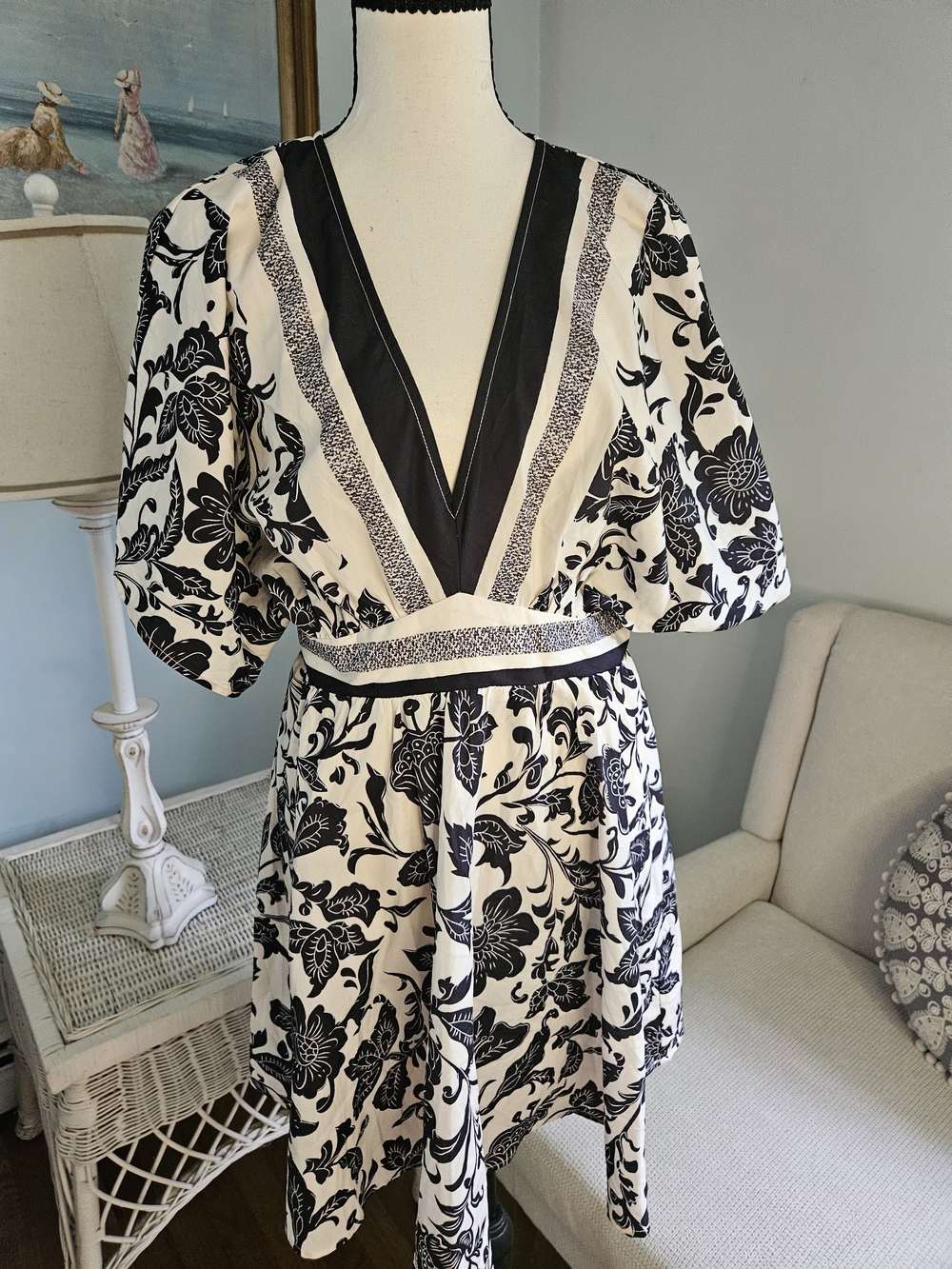 Cupshe Black & White Floral V-Neck Wrap Dress